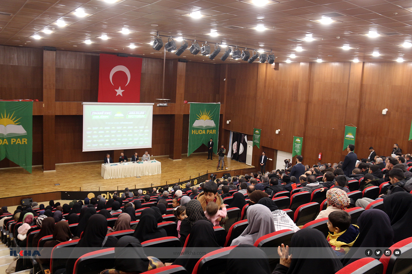 HÜDA PAR holds panel on mother tongue education in Diyarbakır