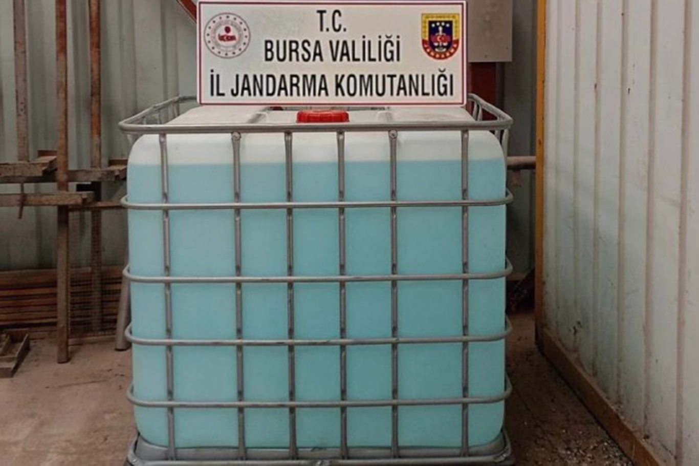 Bursa’da yer altına gizlenmiş içki tesisine operasyon