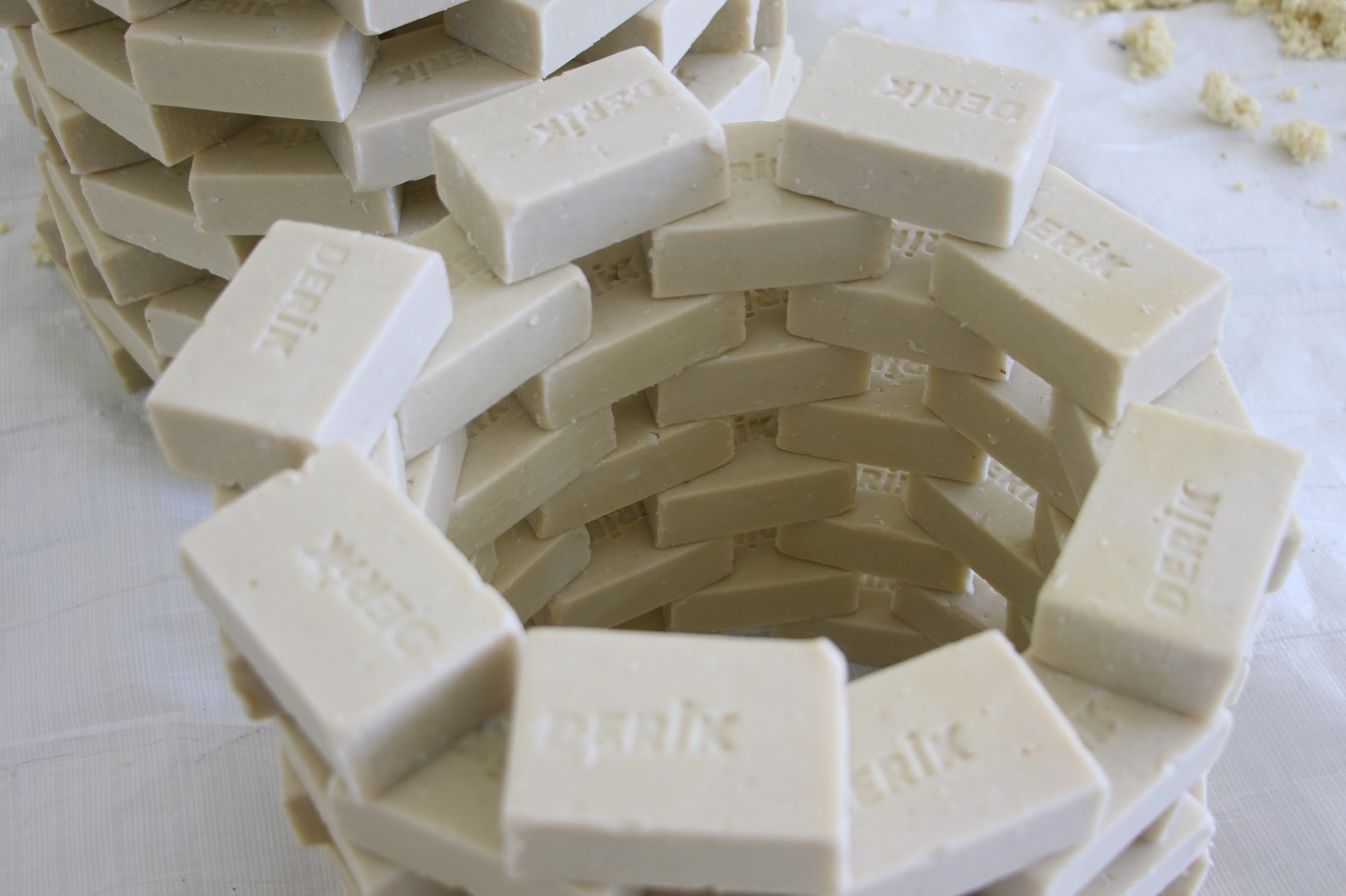 Okuldaki öğrenciler tarafından Derik zeytinyağından üç çeşit sabun üretimi yapılıyor