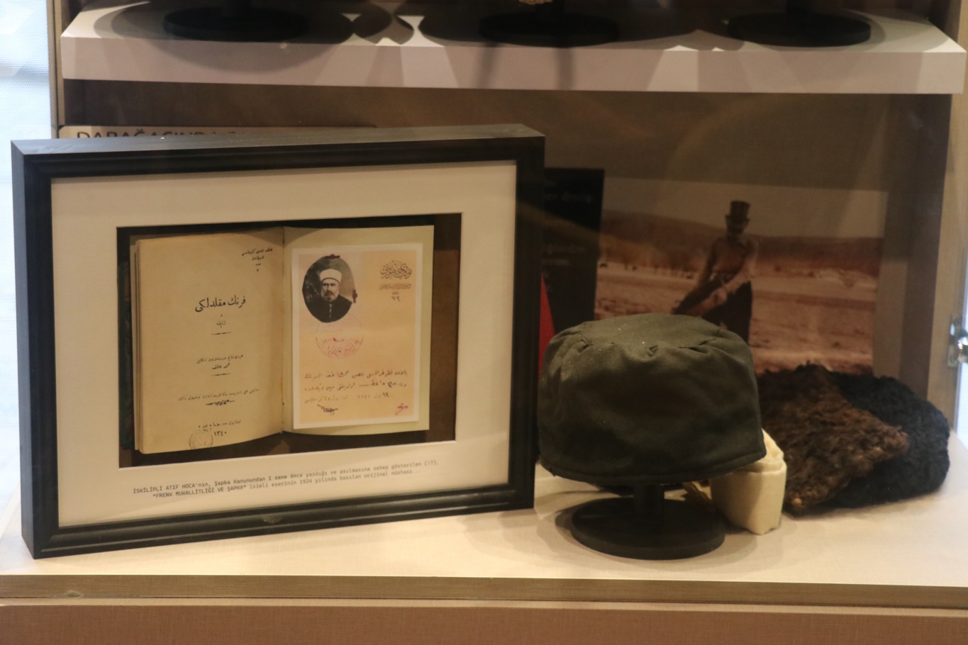 Frenk Mukallitliği (taklitçiliği) ve Şapka ismiyle yazmış İskilipli Atıf hoca eseri