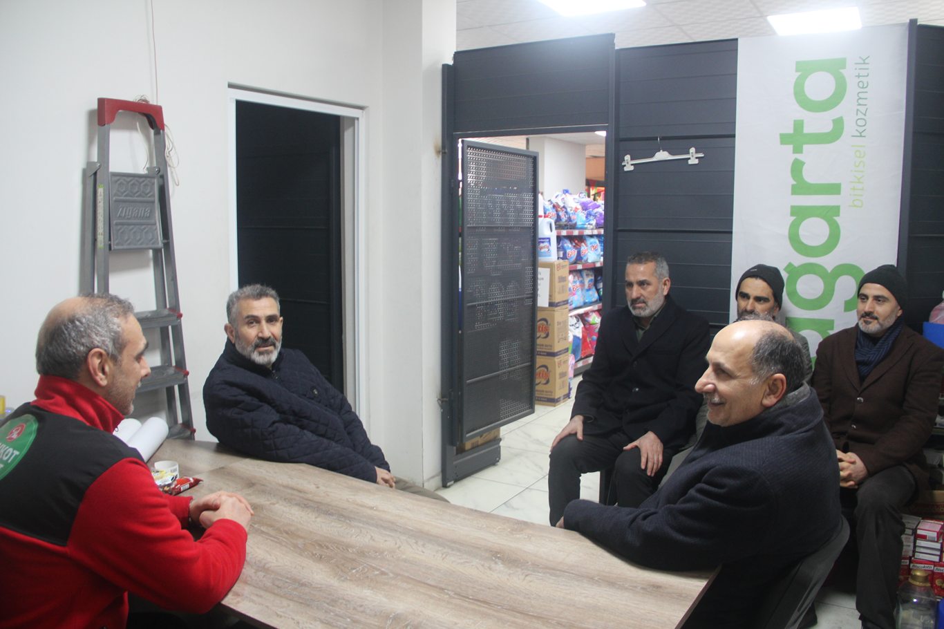 HÜDA PAR Bingöl İl Başkanlığı İnallı Mahallesi esnafını ziyaret etti