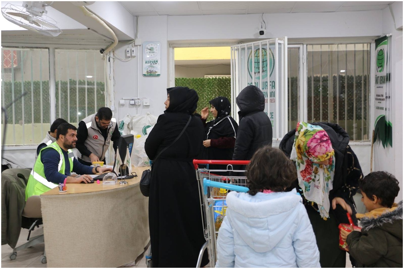 Şanlıurfa’da Umut Kervan’ından Ramazan öncesi yardım