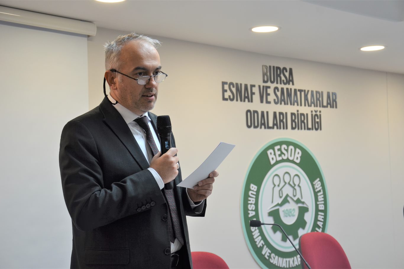 Bursa’da oda başkanlarına tütünle mücadele eğitimi verildi