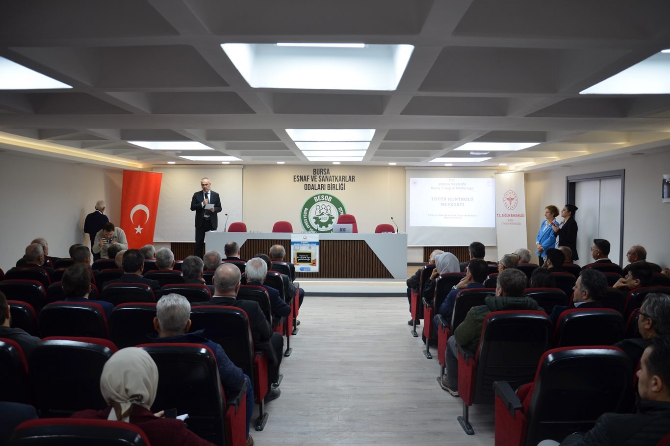 Bursa’da oda başkanlarına tütünle mücadele eğitimi verildi