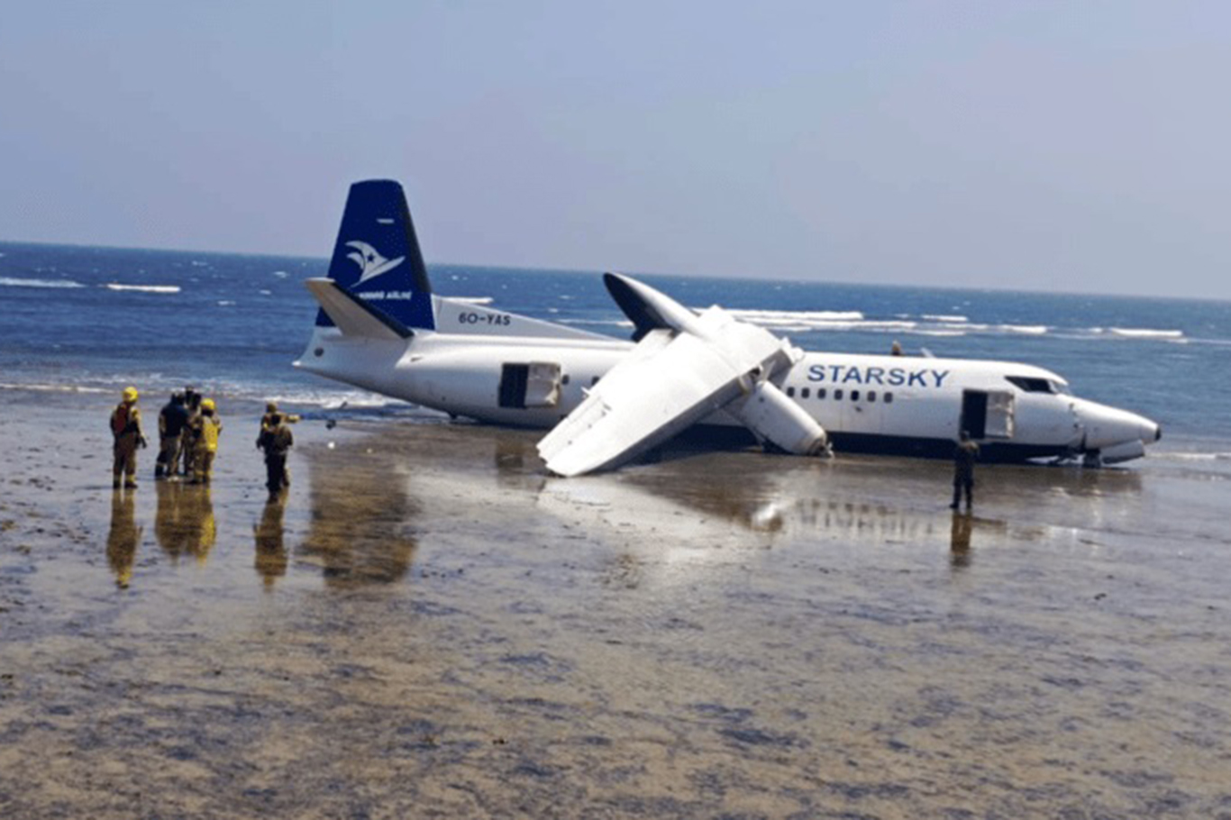 Somali'de yolcu uçağı Hint Okyanusu'na acil iniş yaptı