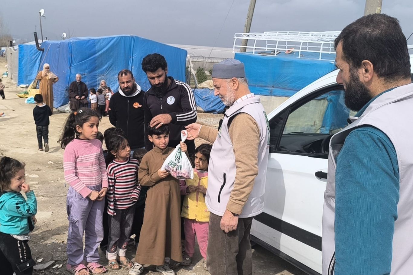 Tarsus Umut Kervanı’ndan yetim ve ihtiyaç sahibi ailelere yardım