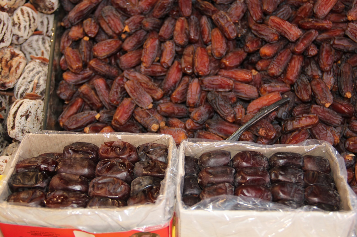 Ramazan öncesi hurma tezgâhlarında hareketlilik başladı