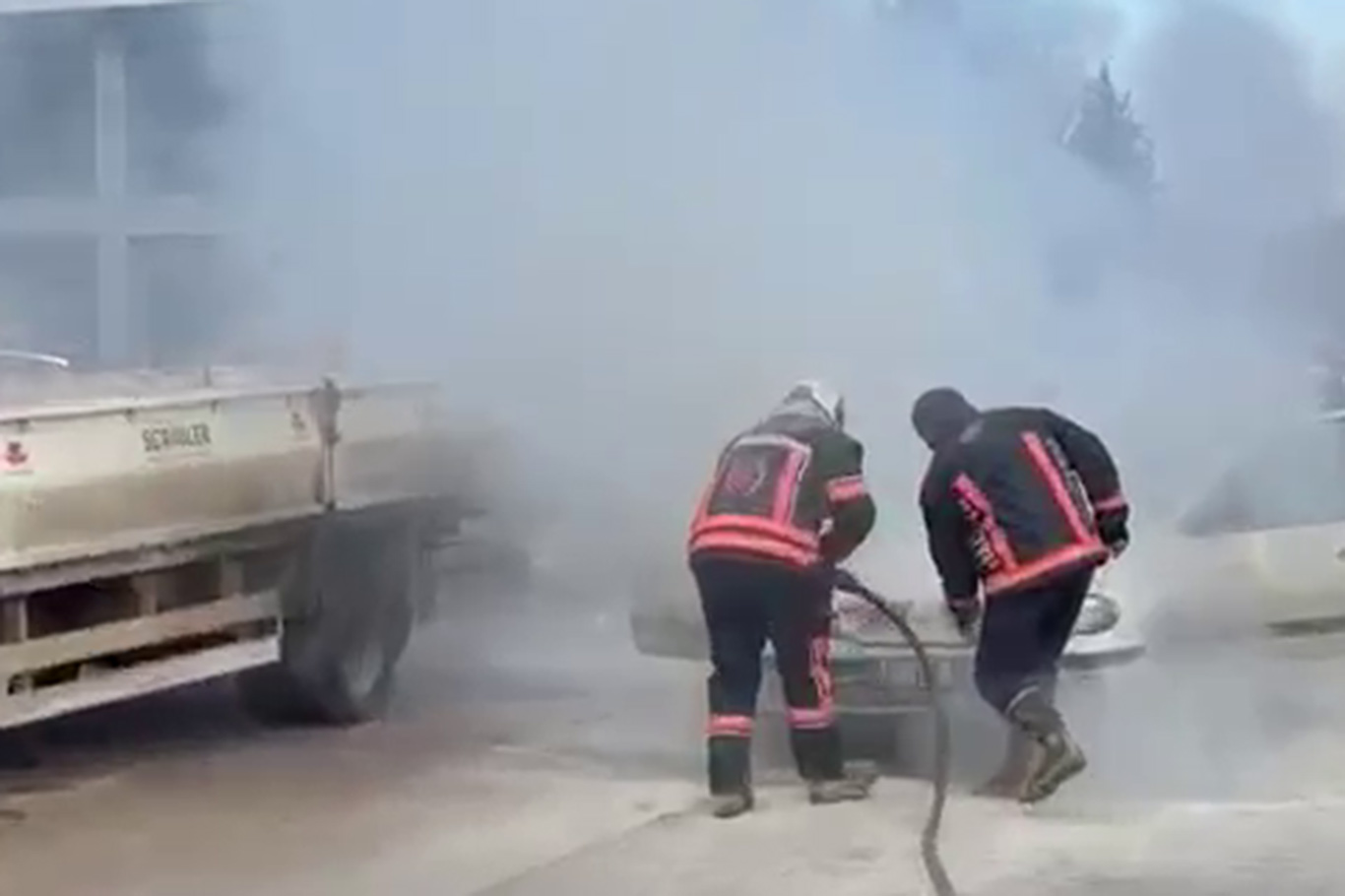 Malatya sanayi sitesinde araç yangını