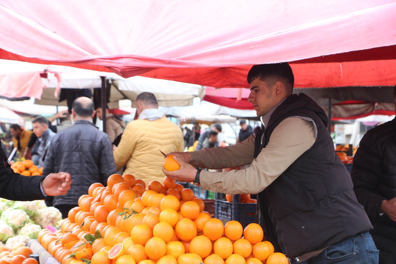 Ramazan ayına bir hafta kala pazar esnafı: Ramazan’ın bereketi yavaştan oluşmaya başladı