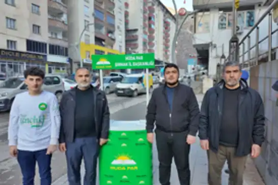 Uludere'de ana dilimi seçiyorum standında vatandaşlar bilgilendirildi