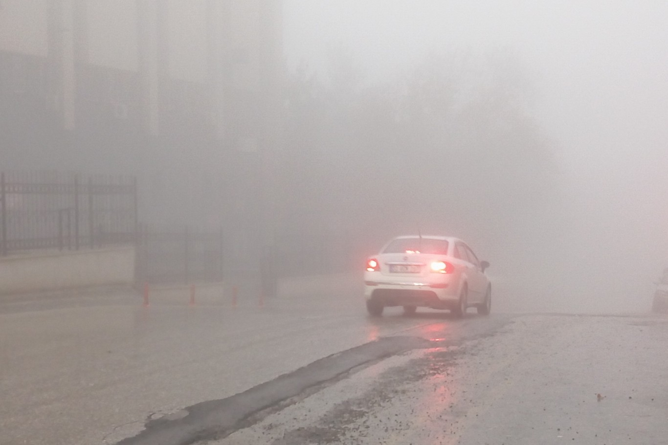 Mardin’de yoğun sis: Görüş mesafesi 10 metreye düştü