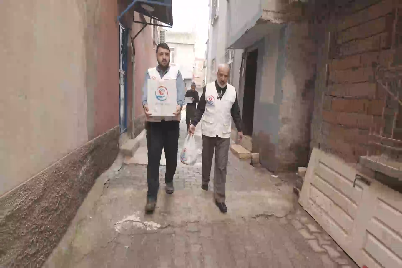 Yetimler Vakfı’ndan Diyarbakır’da Ramazan öncesi yüzlerce aileye yardım