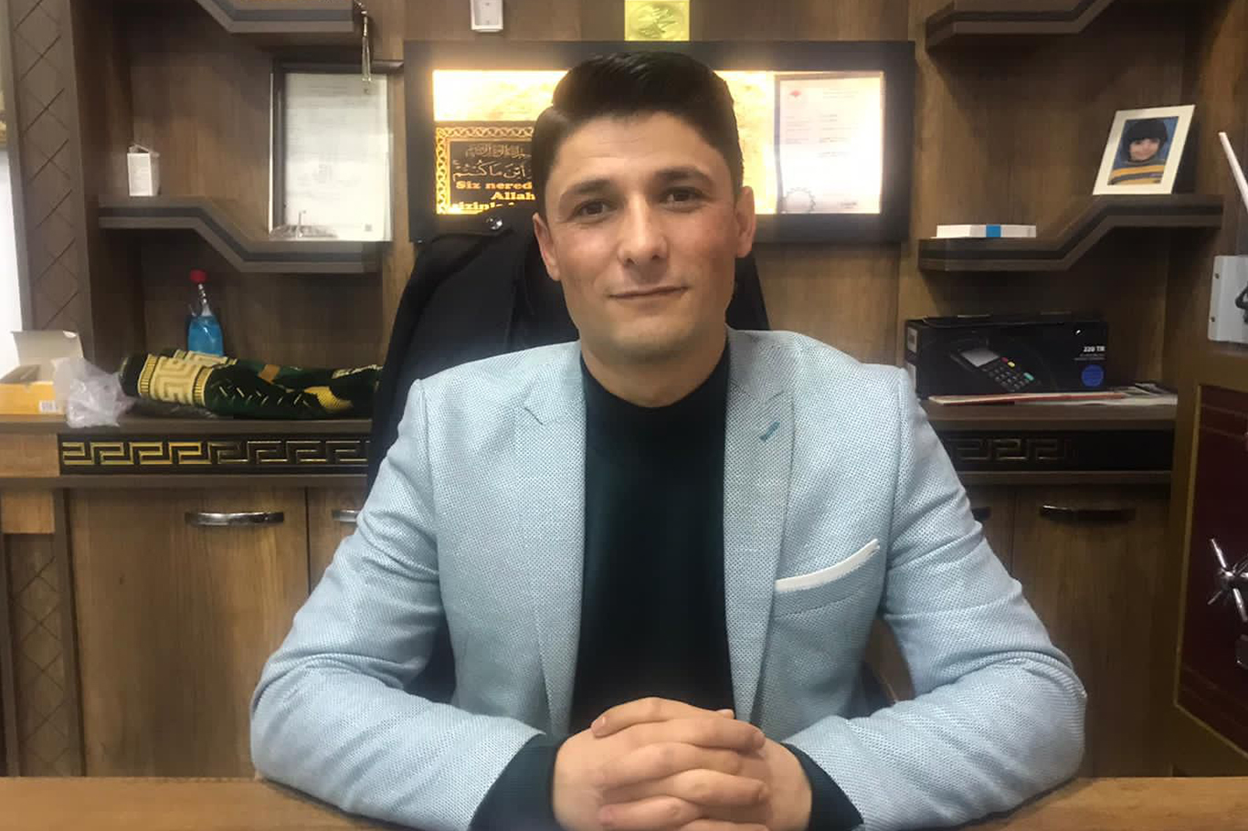 Batman'da Elma Sokağı aydınlatıldı