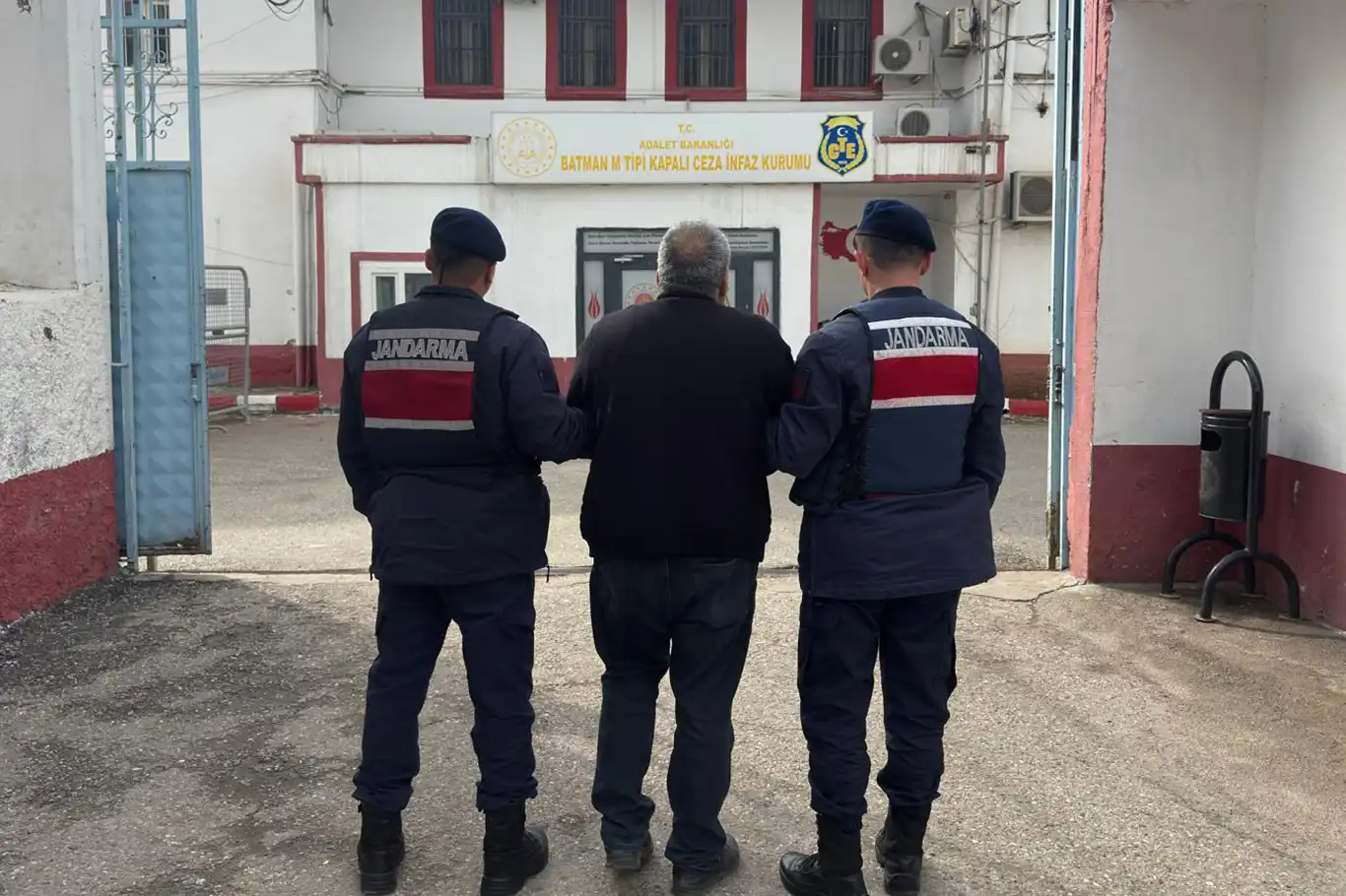 16 yıl hapis cezası bulunan firari Batman'da yakalandı