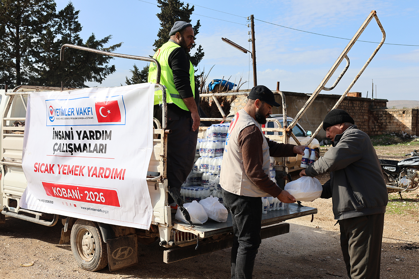 Yetimler Vakfı’ndan Kobani’de sivil halka insani yardım