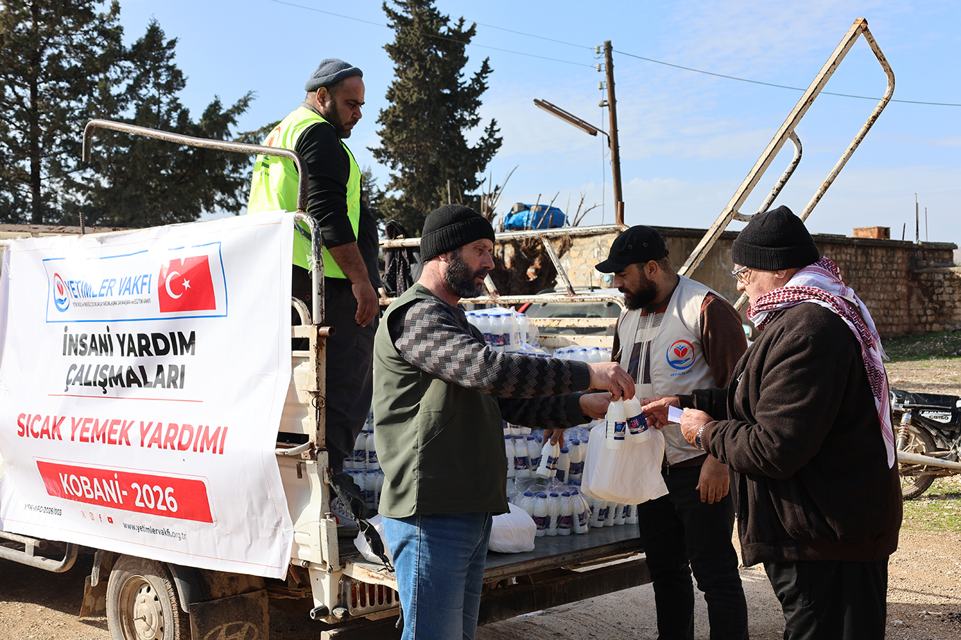 Yetimler Vakfı’ndan Kobani’de sivil halka insani yardım