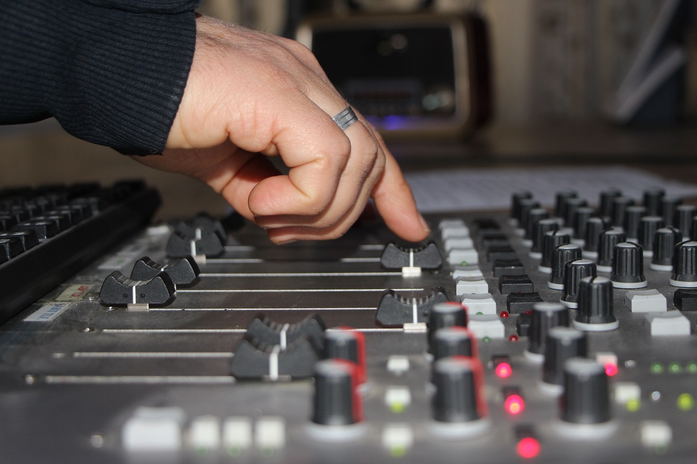 Cemre FM Yayın Yönetmeni Tutak: Yayınlarımızla dinleyicilerimizin ahlaklı ve iradeli bireyler yetişmesi amacını taşıyoruz