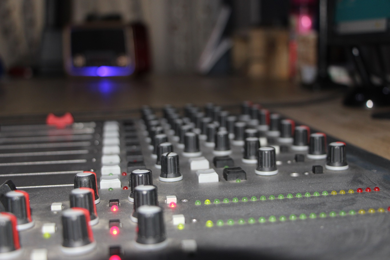 Cemre FM Yayın Yönetmeni Tutak: Yayınlarımızla dinleyicilerimizin ahlaklı ve iradeli bireyler yetişmesi amacını taşıyoruz