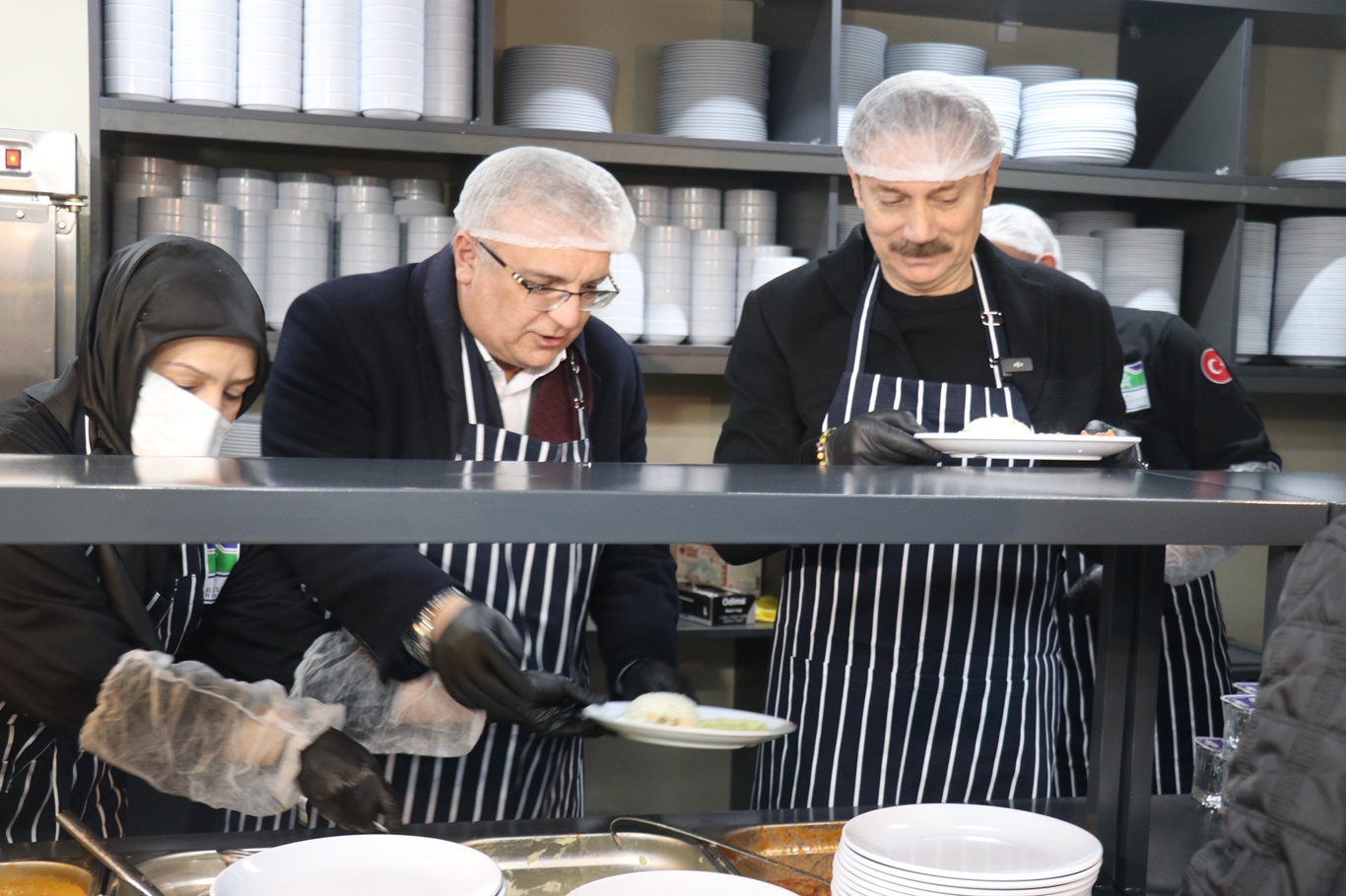 Bahçelievler'de dar gelirliler için semt lokantası açıldı