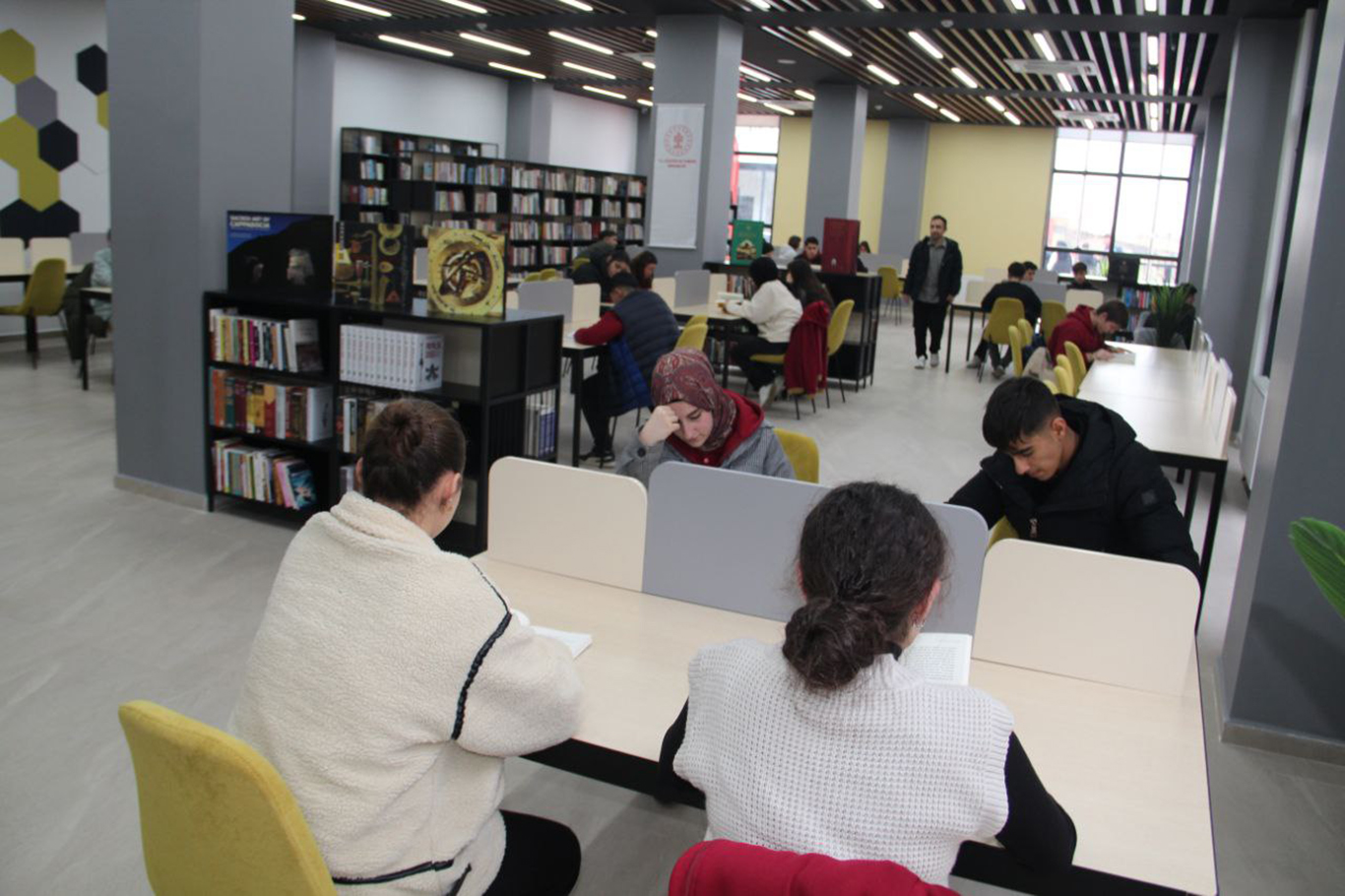 Bakan Ersoy, Batman'da 3 kütüphanenin toplu açılışını gerçekleştirdi