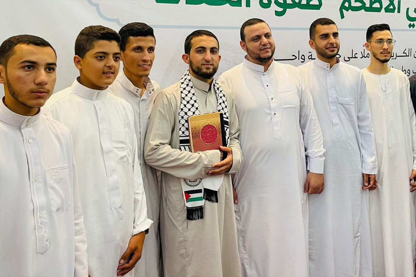 Filistinli şehidin kardeşi Hamed: Tek oturuşta Kur'an hatmetti ve sonunda şehid oldu