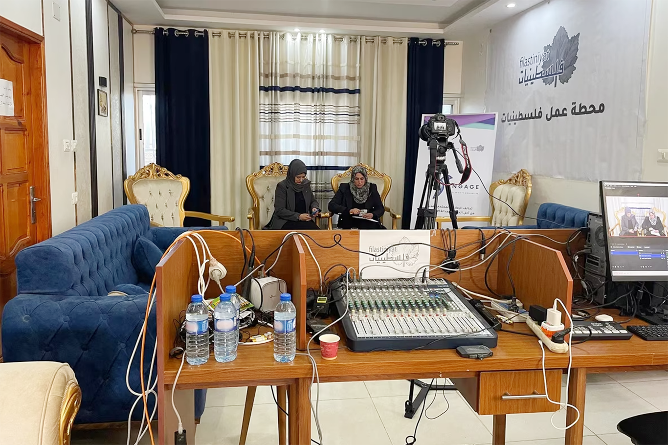 إذاعة "هنا غزة" تنطلق لكسر الصمت وتوثيق معاناة المحاصرين