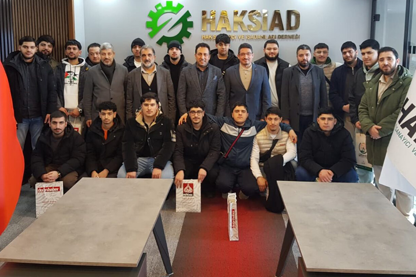 Avrupalı gençler İstanbul’da HAKSİAD’ı ziyaret etti