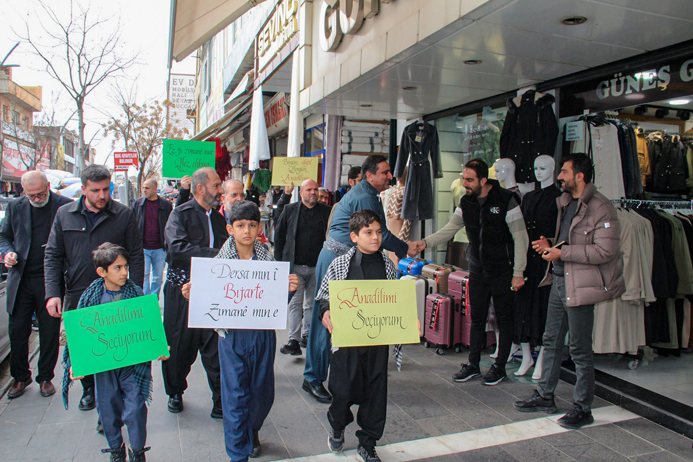 HÜDA PAR Batman İl Teşkilatı'ndan Kürtçe anadil yürüyüşü