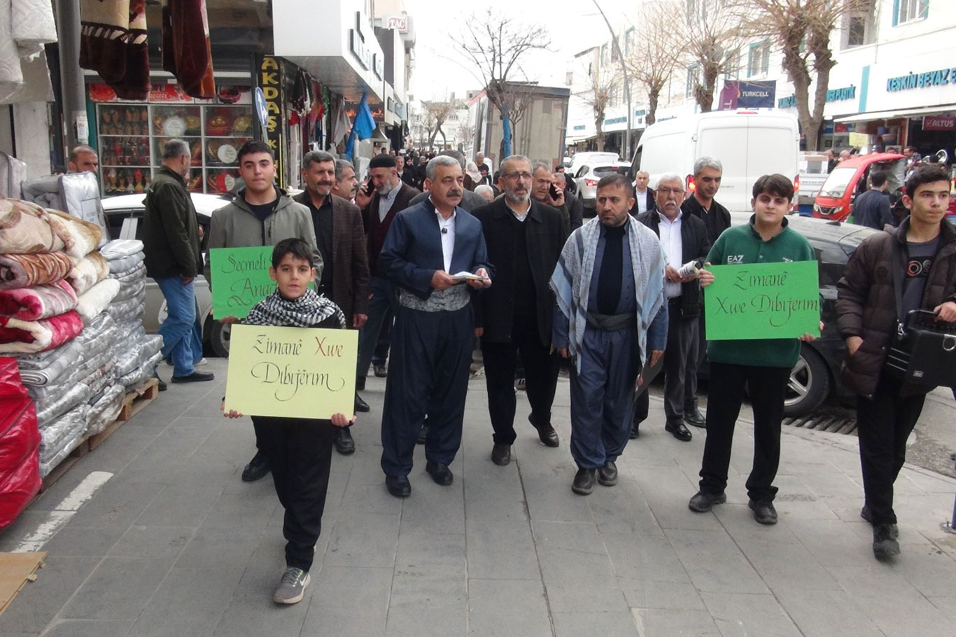 HÜDA PAR Batman İl Teşkilatı'ndan Kürtçe anadil yürüyüşü