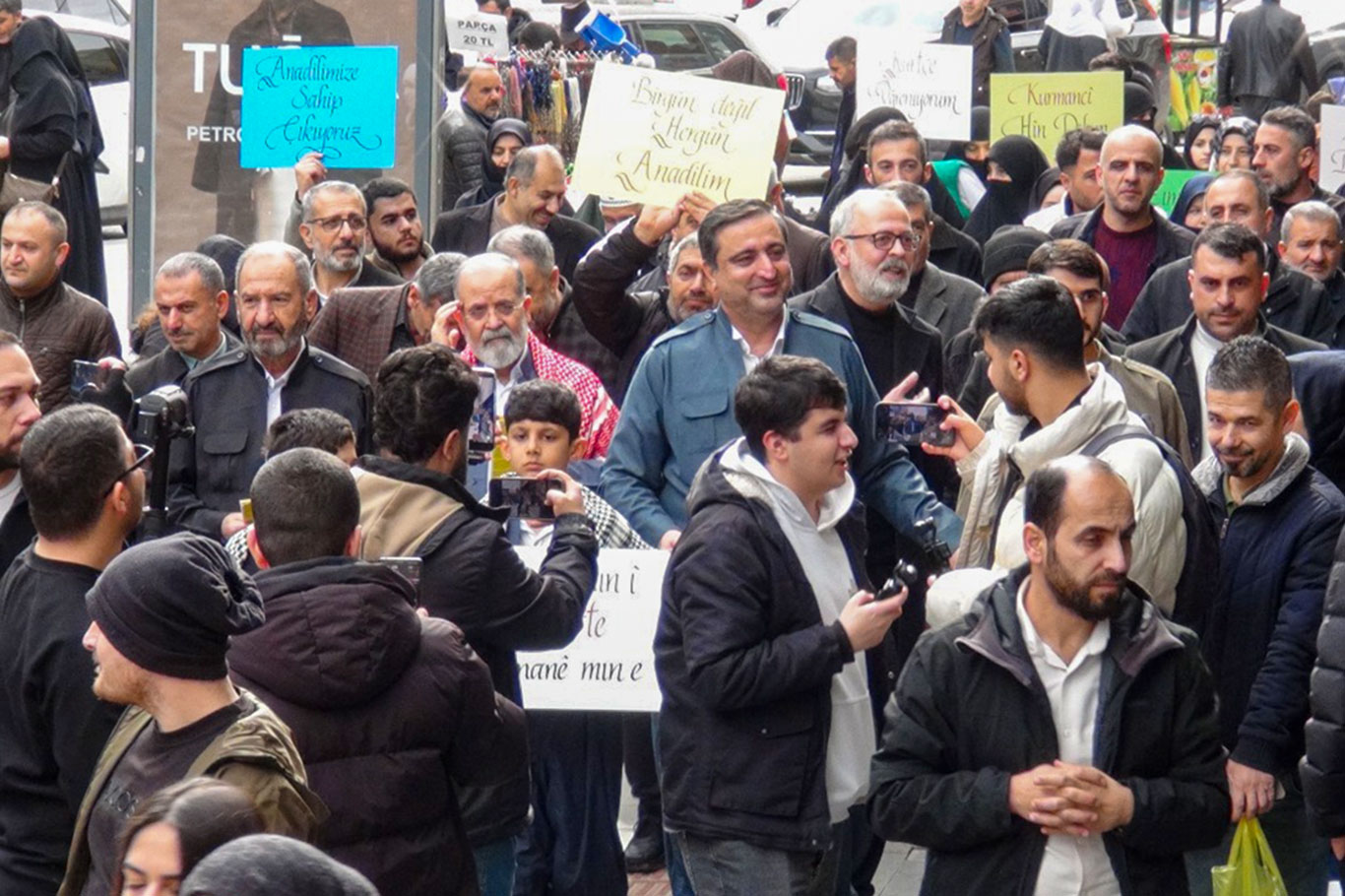 HÜDA PAR Batman İl Teşkilatı'ndan Kürtçe anadil yürüyüşü
