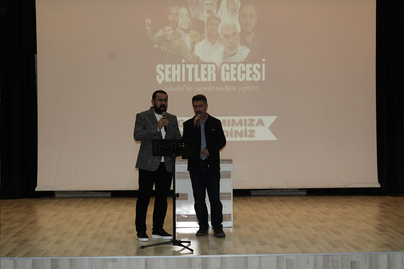 Özlem Ajans sanatçıları Hikmet Kıyançiçek ve Burhanettin Cebba 