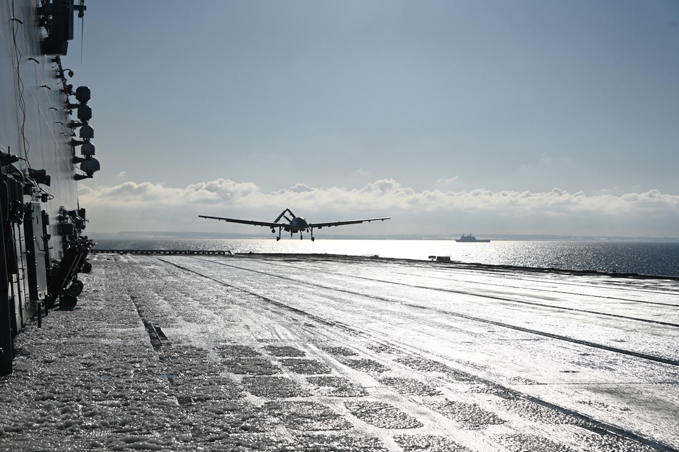 Bayraktar TB-3 NATO tatbikatında hedefi tam isabet vurdu
