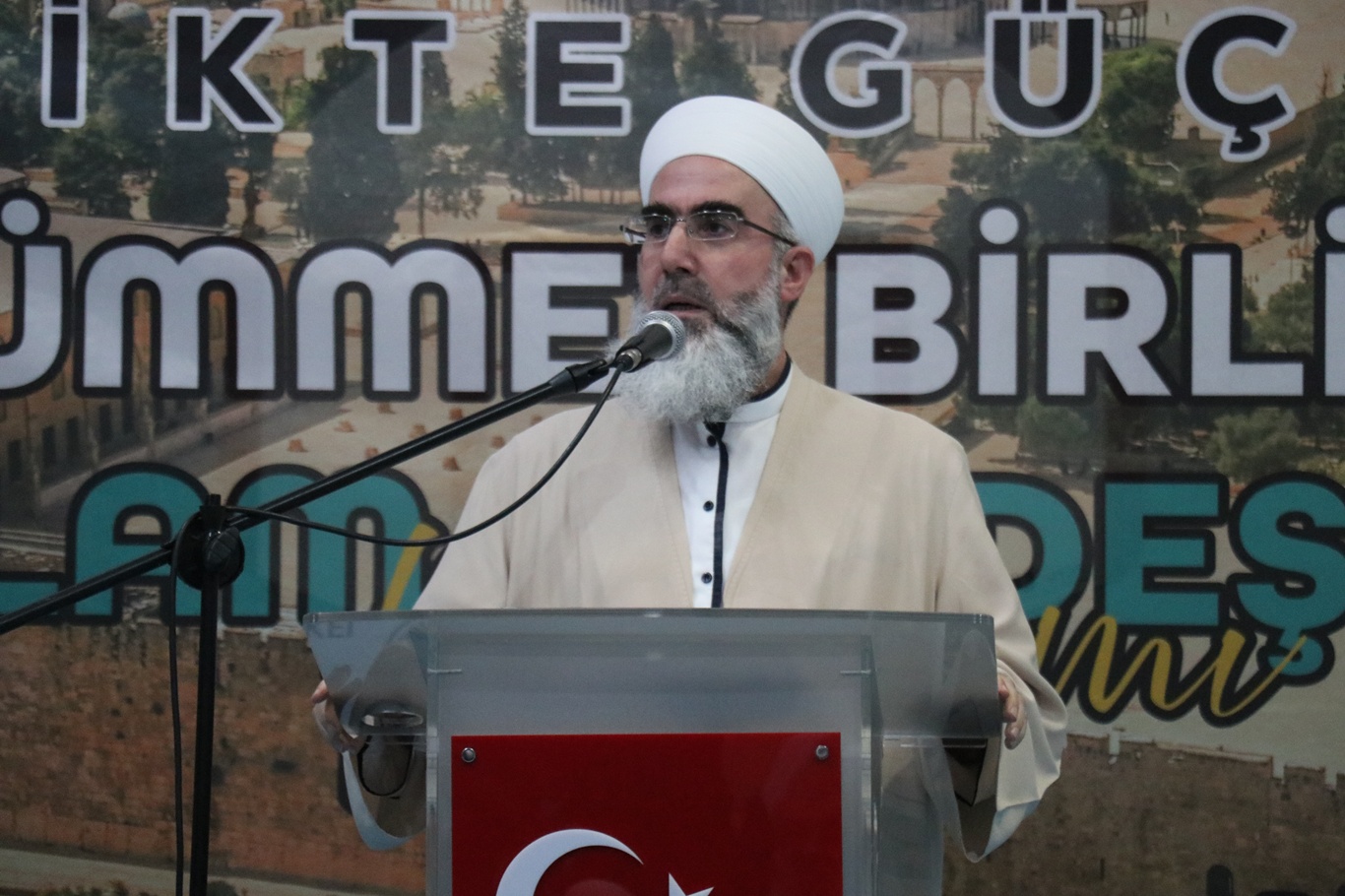 Karadaği: Ümmetin birliği bugün fiili zorunluluk haline gelmiştir