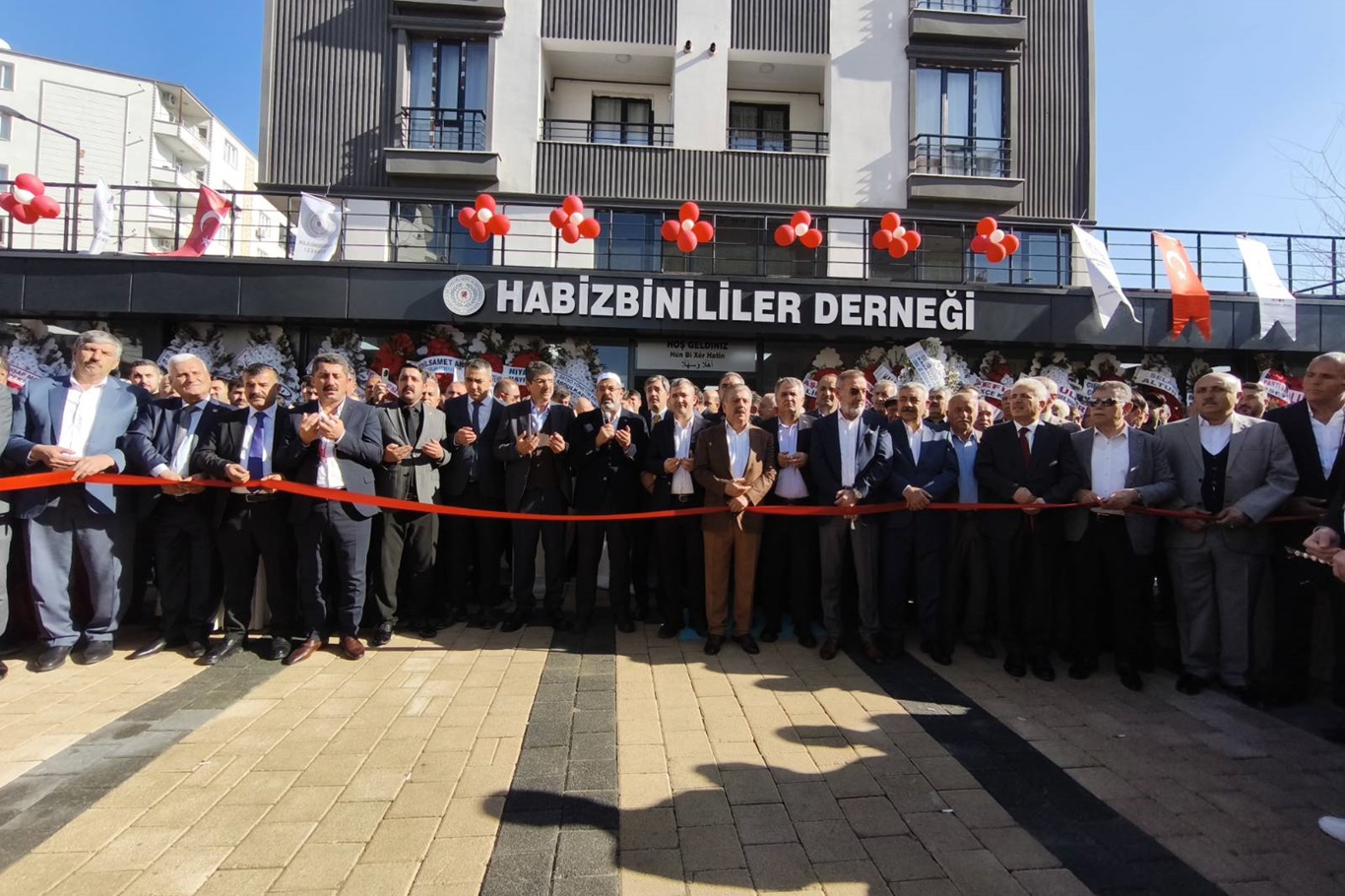 Batman'da Habizbinililer Derneği'nin ofisi dualarla açıldı