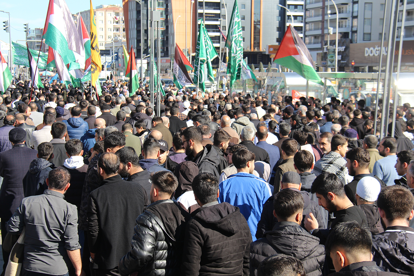 Peygamber Sevdalıları: Ateşkese rağmen Gazze'ye insani yardımların ulaşmasına engel olunmaktadır