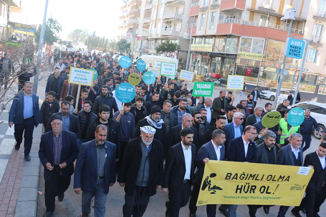 Şanlıurfa’da bağımlılığa karşı yürüyüş ve basın açıklaması düzenlendi