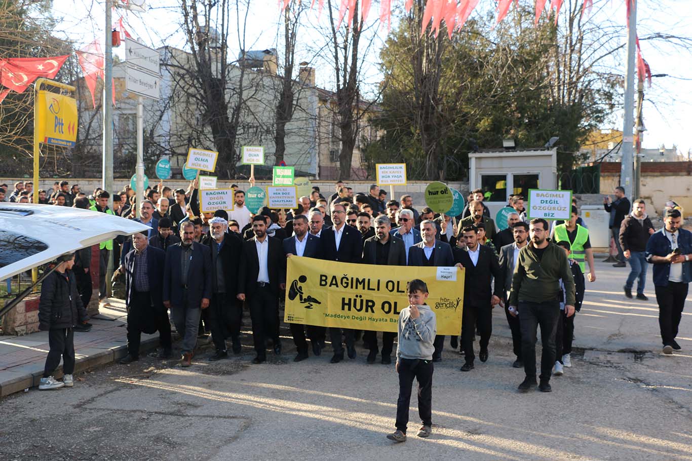 Şanlıurfa’da bağımlılığa karşı yürüyüş ve basın açıklaması düzenlendi