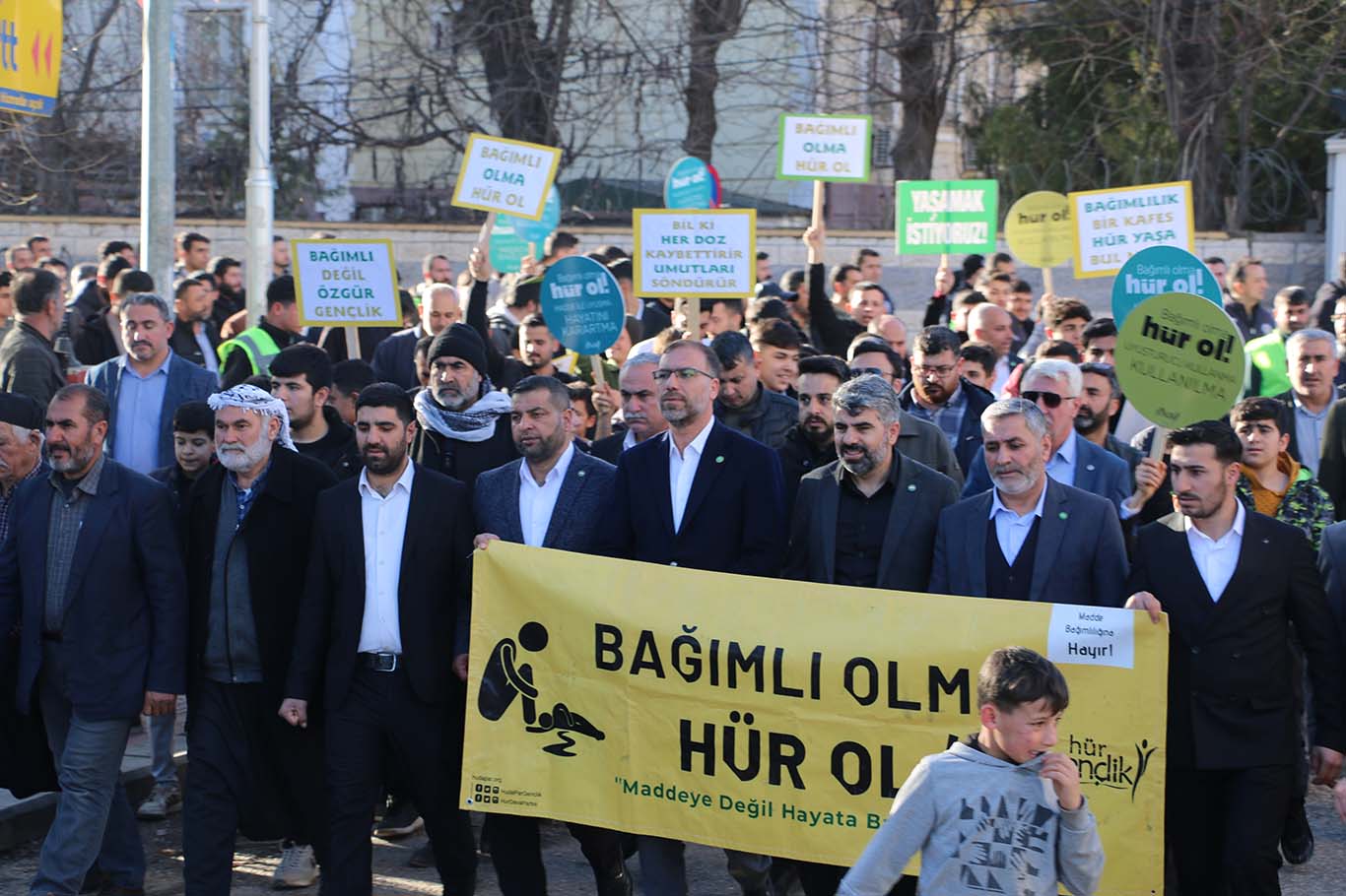 Şanlıurfa’da bağımlılığa karşı yürüyüş ve basın açıklaması düzenlendi