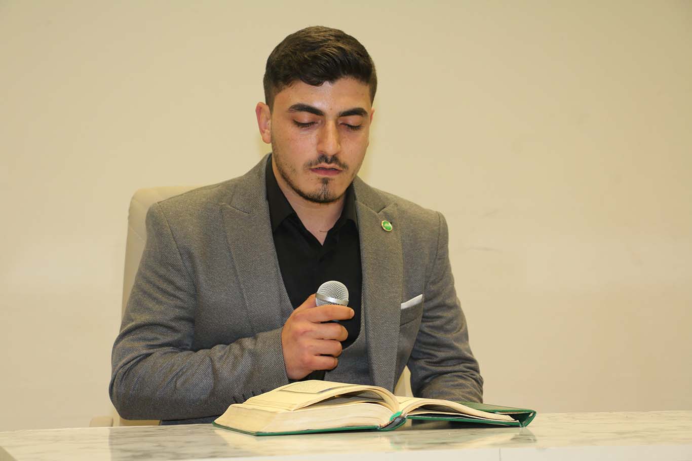 Milletvekili Faruk Dinç Hilvan'da gençlerle buluştu