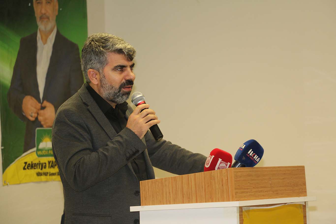 Milletvekili Faruk Dinç Hilvan'da gençlerle buluştu