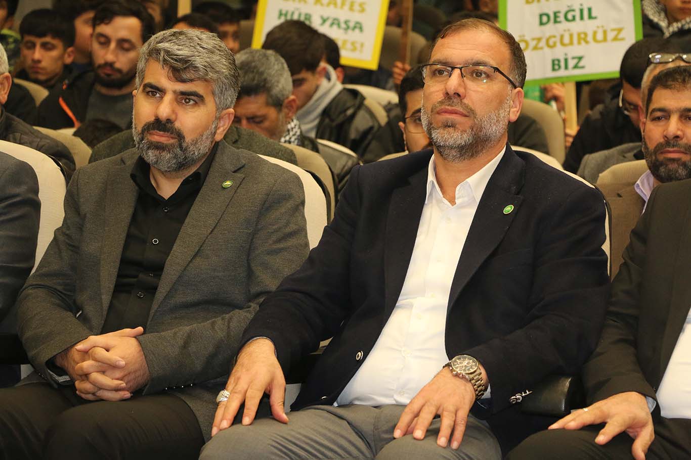 Milletvekili Faruk Dinç Hilvan'da gençlerle buluştu