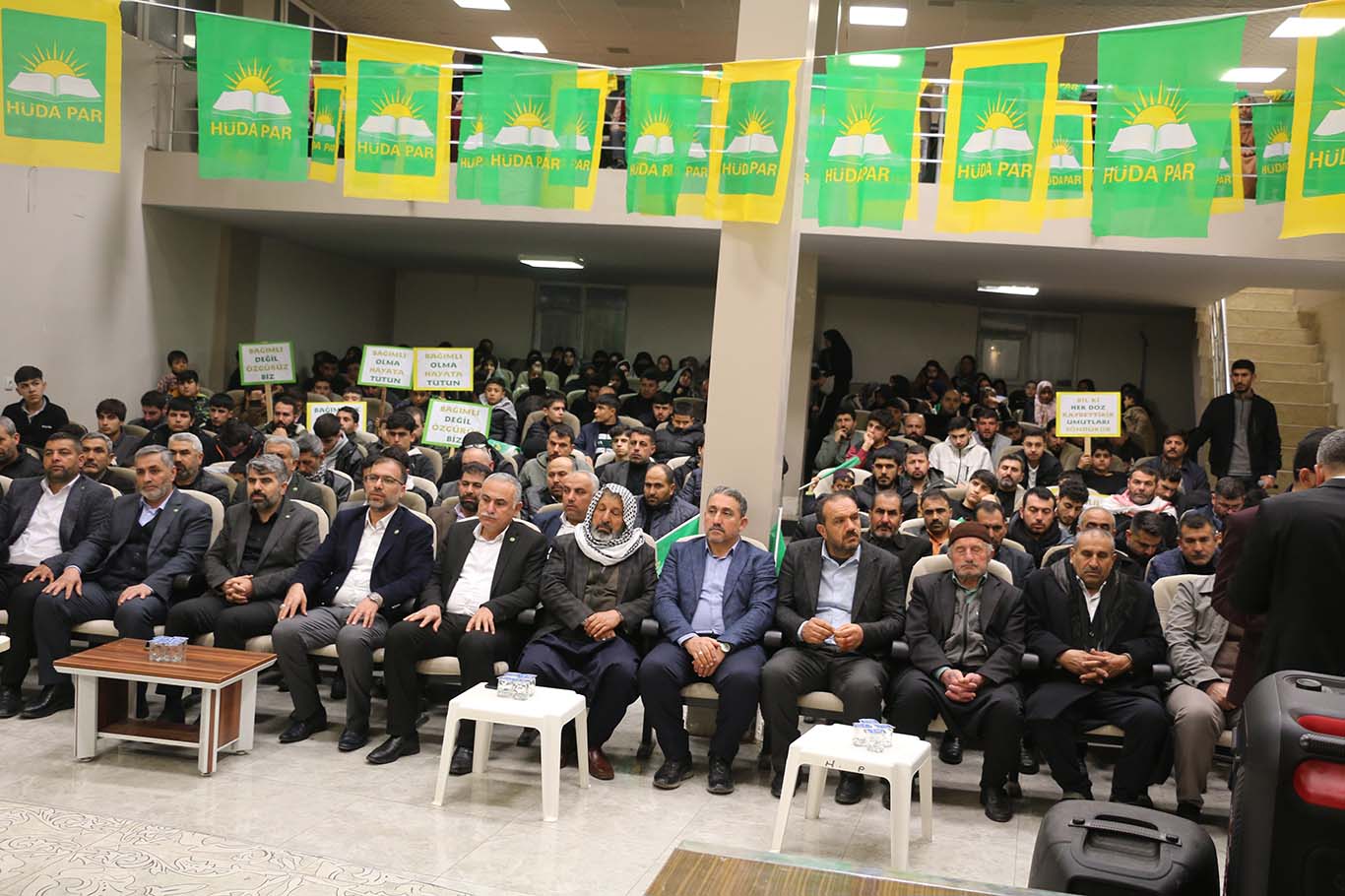 Milletvekili Faruk Dinç Hilvan'da gençlerle buluştu