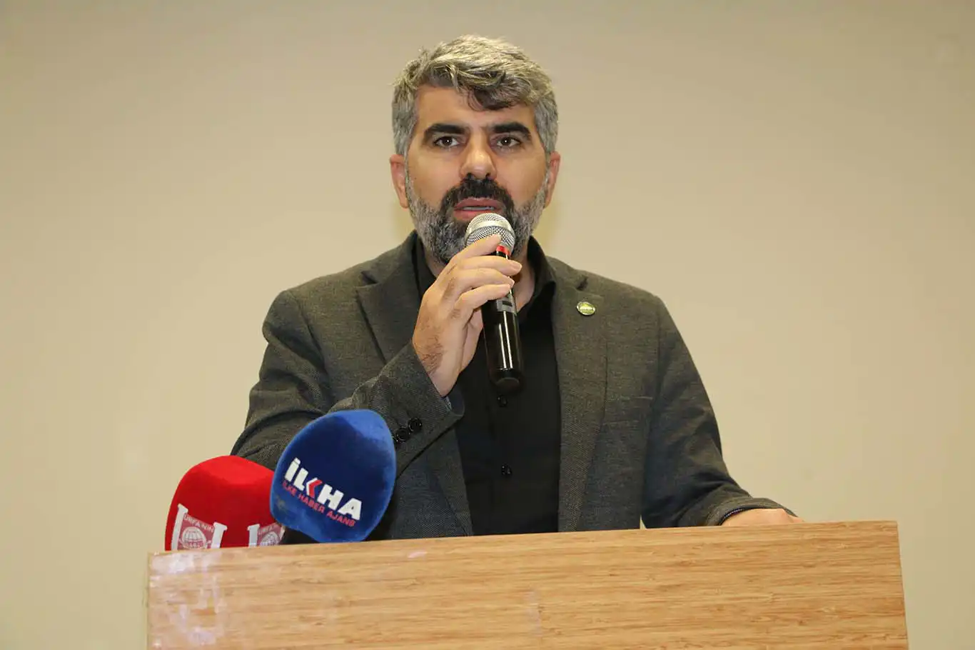 Faruk Dinç'ten gençlik uyarısı: Yozlaşmıyorlar, bilinçli şekilde yozlaştırılıyorlar