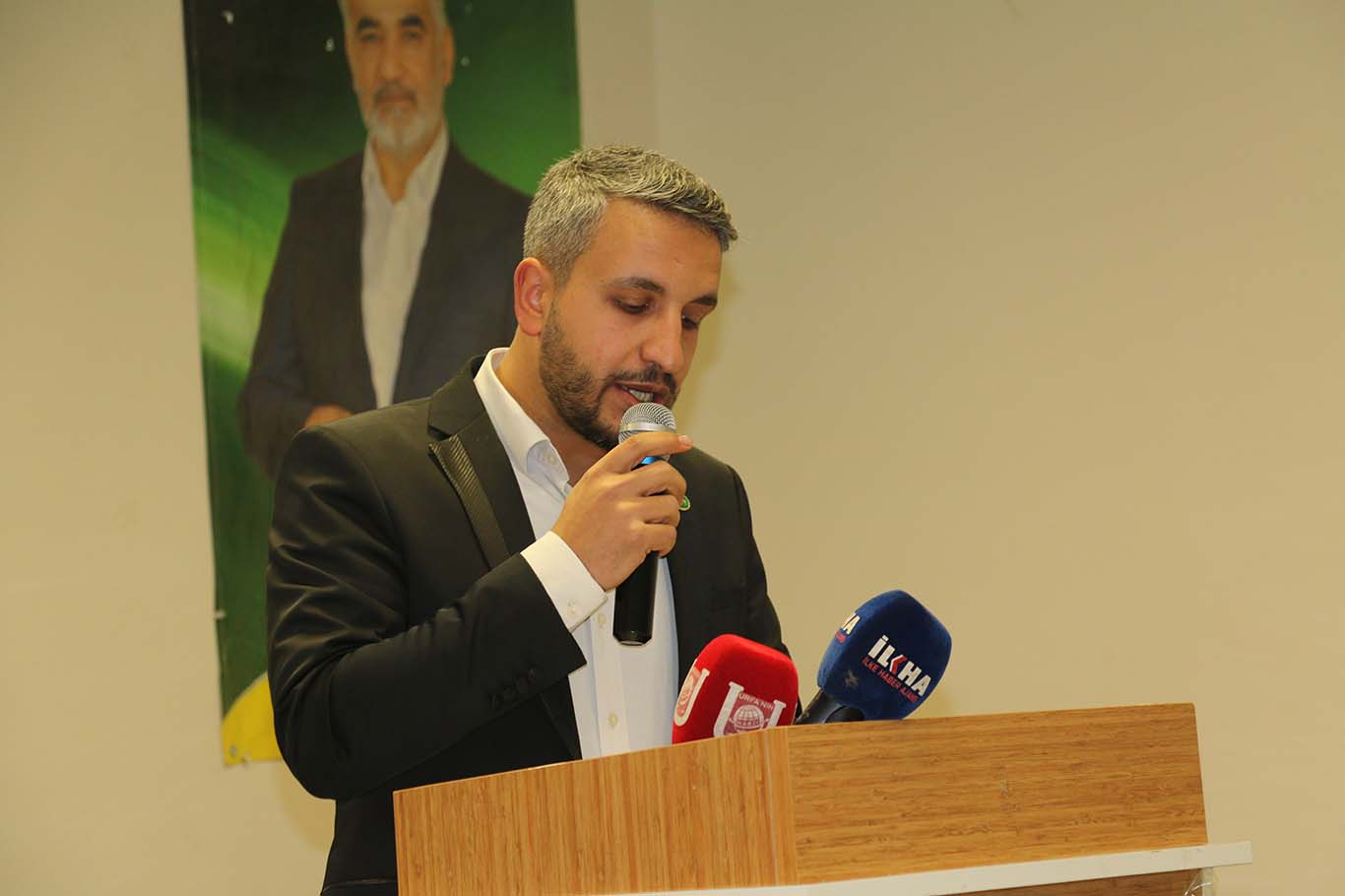 Milletvekili Faruk Dinç Hilvan'da gençlerle buluştu