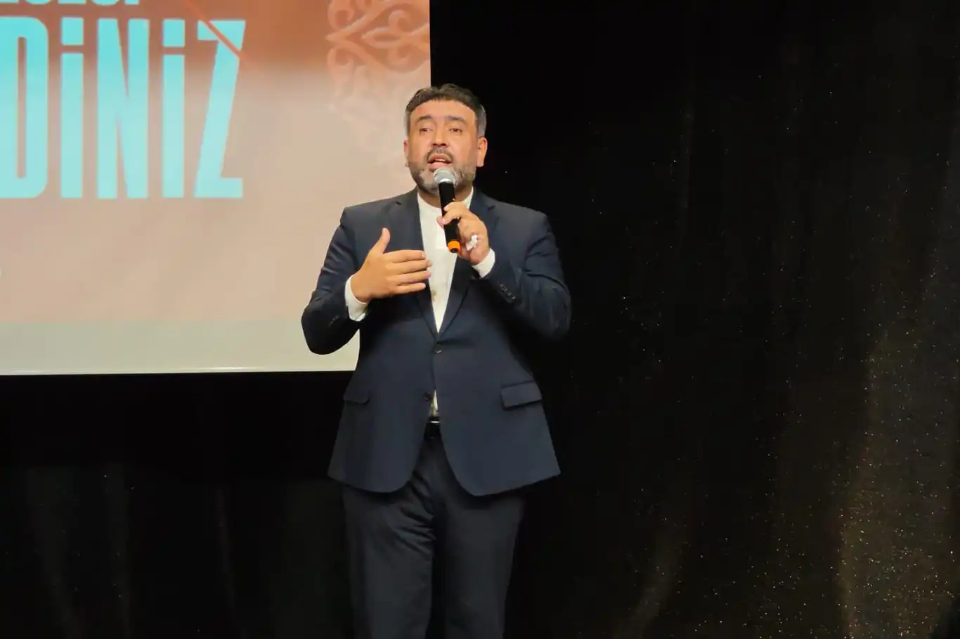 Araştırmacı-Yazar Aydın: Şubat, ümmetin en nadide çiçeklerinin toprağa düştüğü aydır