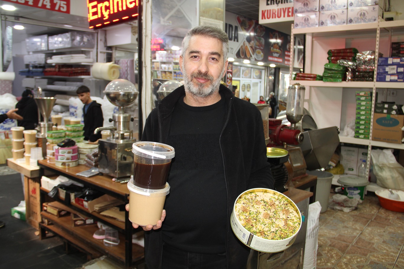 Esnaf Ramazan hazırlıklarını tamamladı: Sahur ve iftar sofralarının vazgeçilmezleri tezgahlarda