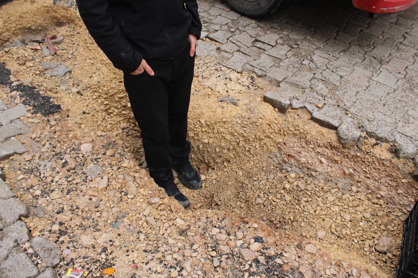 Mardin halkı: İki yıldır bitmeyen altyapı çalışmaları nedeniyle yollar köstebek yuvasına döndü