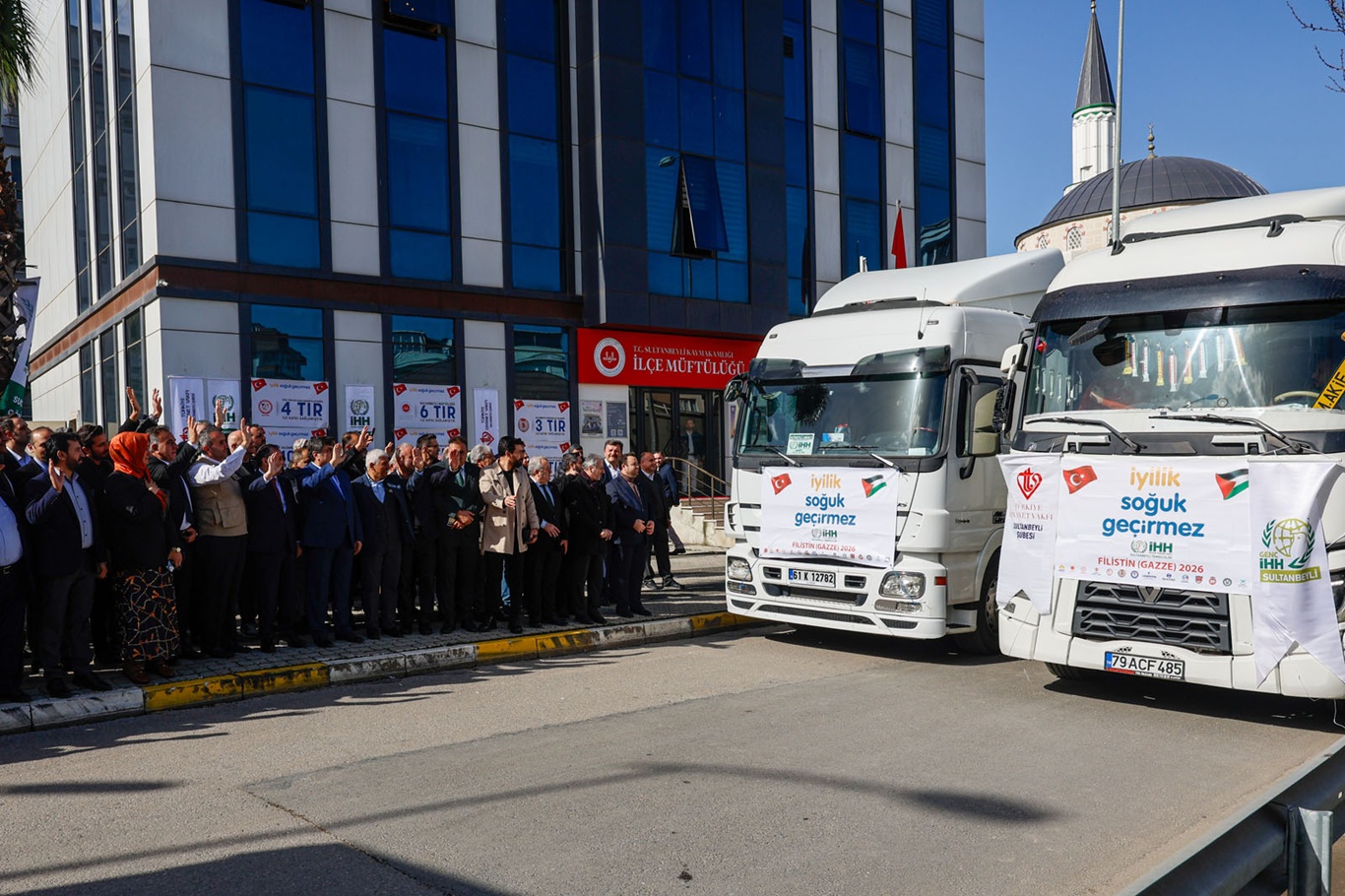STK'lardan mazlum coğrafyalara 5 tırlık insani yardım