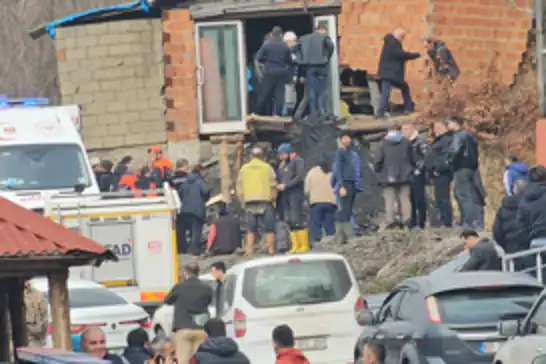 وفاة عاملين إثر انهيار منجم في زونغولداك ونجاة ثالث