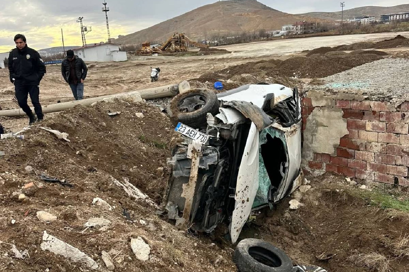 Kovancılar’da trafik kazası: 1’i ağır 2 yaralı